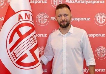 Antalyaspor'da flaş ayrılık