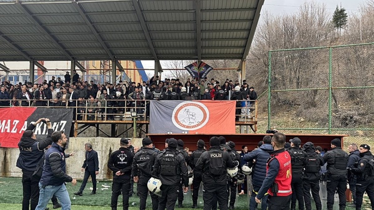 Fenerbahçe'den Yüksekova Spor maçında yaşanan olaylarla ilgili açıklama! "Kabul edilemezdir"