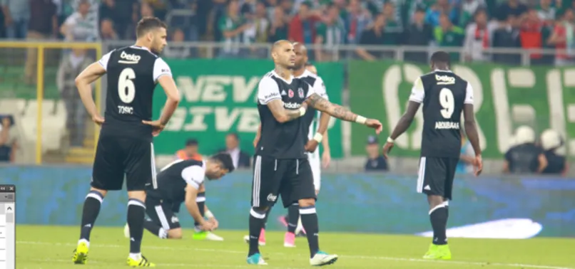 Bursaspor-Beşiktaş maçı 3 dakika durdu