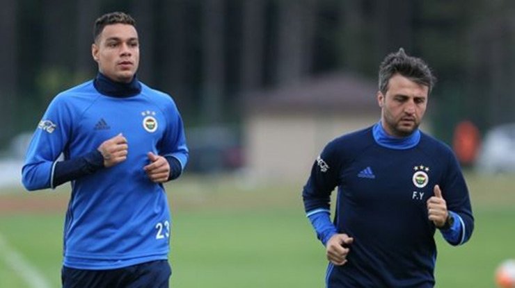Volkan Demirel, Van der Wiel’in üzerine yürüdü