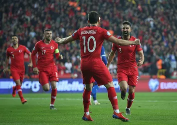 Fenerbahçeli futbolcular göz doldurdu