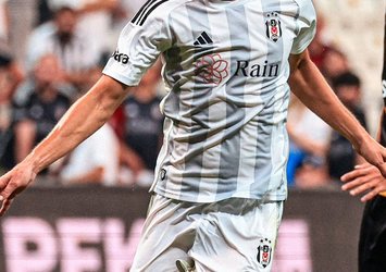 Beşiktaş o genç oyuncuyla sözleşme imzaladı!