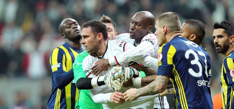 Robin van Persie, Dusko Tosic'e küfür etmiş
