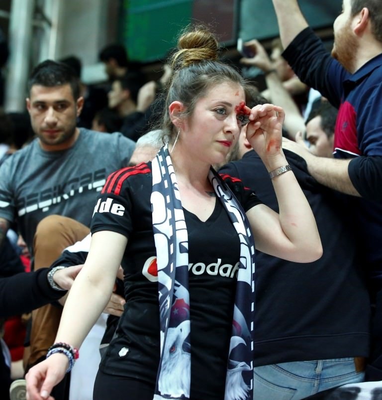 Beşiktaş Sompo Japan, Pınar Karşıyaka mücadelesinde olay çıktı