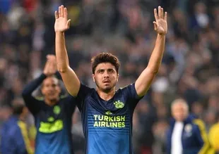 Fenerbahçe'de 3 isim kadro dışı!