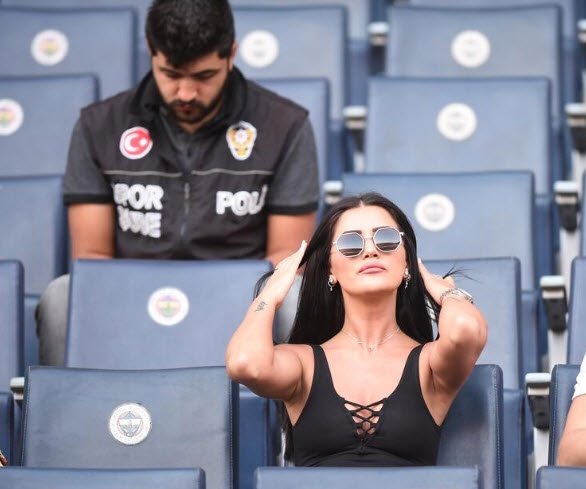 Fenerbahçe-Cagliari maçında dikkat çeken detay! Görenler dönüp bir daha baktı