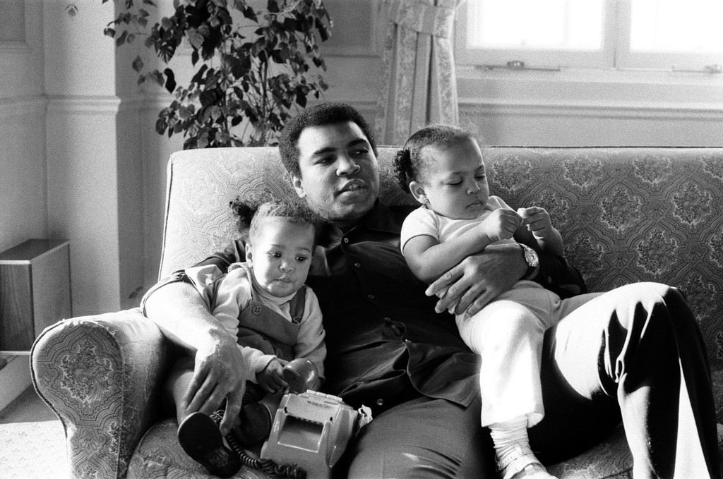 Efsanevi boksör Muhammed Ali hayatını kaybetti