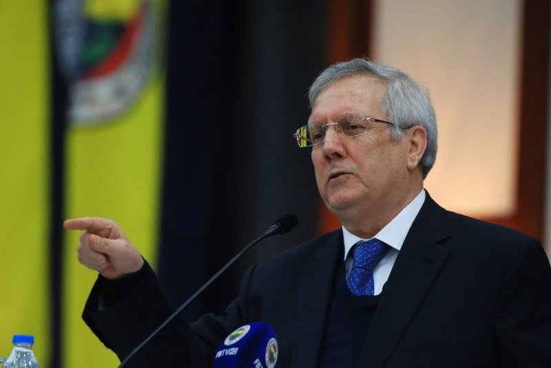 Ne yapıyor bu adam!