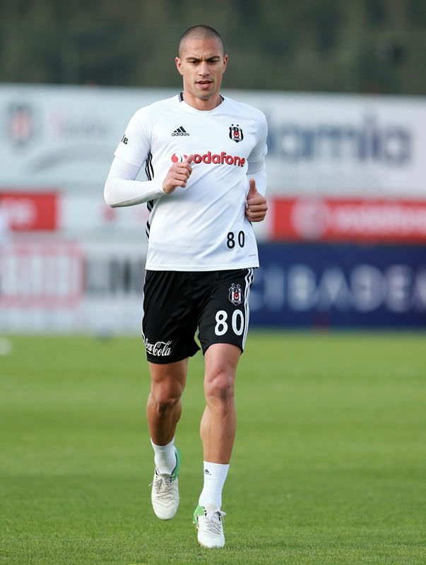 Menajerler kapıda!
