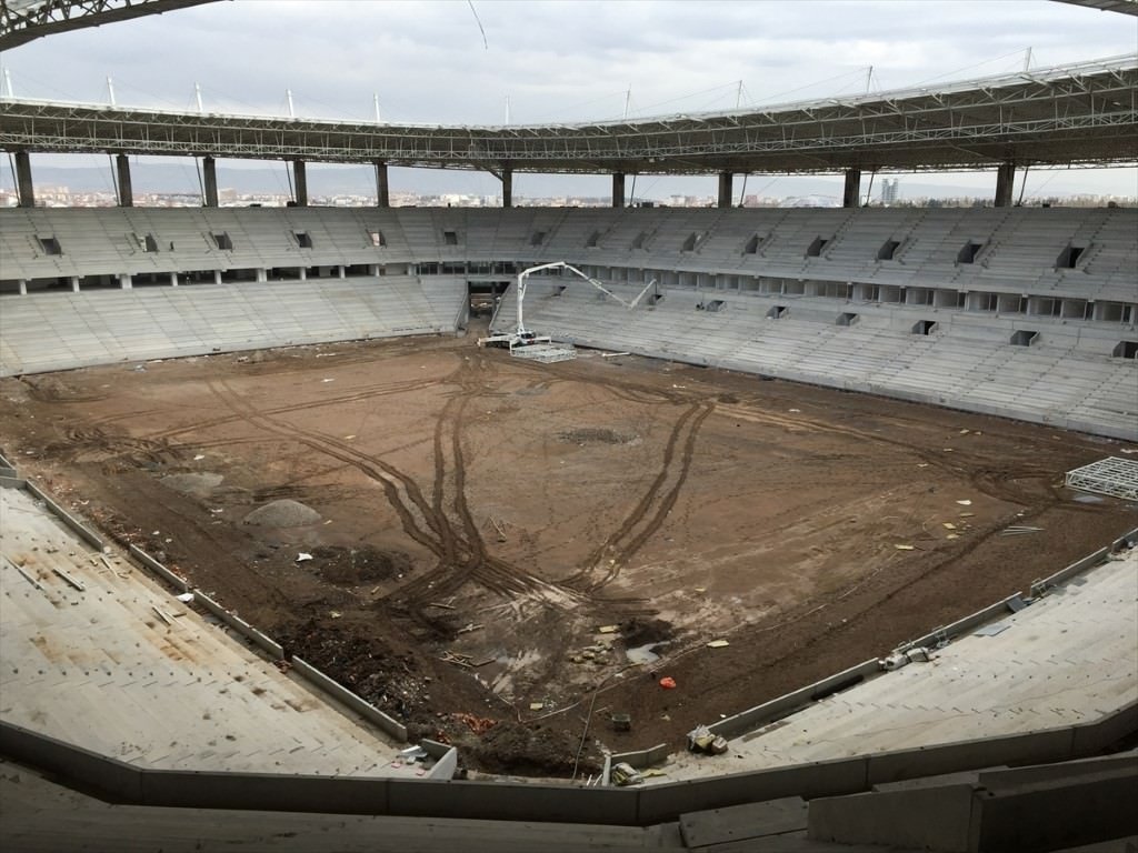 Sivas ve Eskişehir stadyumlarında sona yaklaşıldı