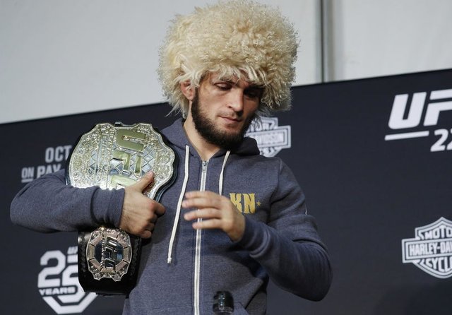 Dünya Khabib Nurmagomedov’u konuşuyor
