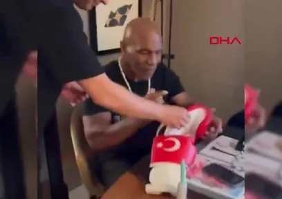 Mike Tyson'dan Türkiye'ye destek!
