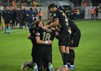 Çorum FK ilk yarıda işi bitirdi