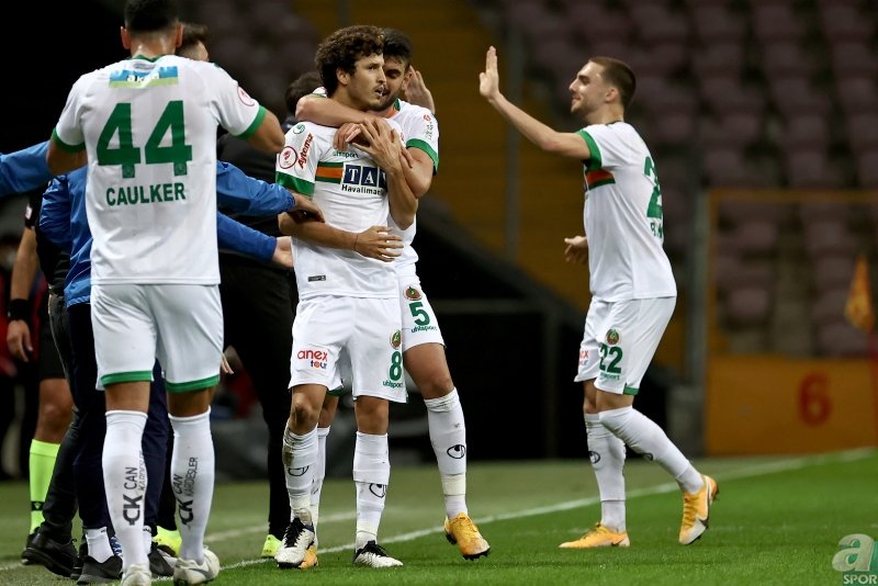 Galatasaray-Alanyaspor maçının ardından flaş sözler! G.Saray’ın sinir uçlarına dokundular