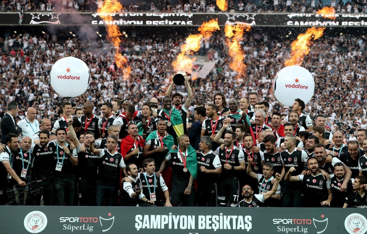Beşiktaş, şampiyonluk kupasını aldı