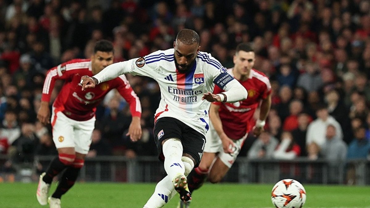 Beşiktaş'ta Lacazette sesleri