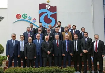 Trabzonspor'da yönetim toplandı