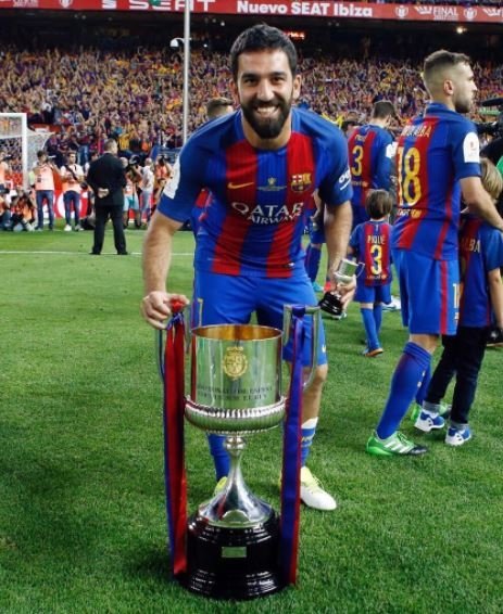Arda Turan tek başına kaldı