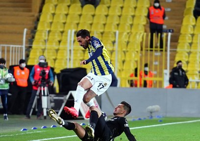 F.Bahçe penaltı bekledi! İşte o pozisyon...