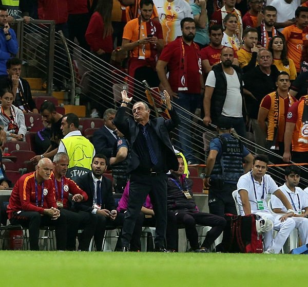 Fatih Terim’den tarihi başarı!