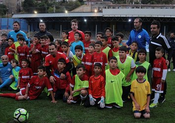 "Futbolun Efsaneleri Gençlerle Buluşuyor"