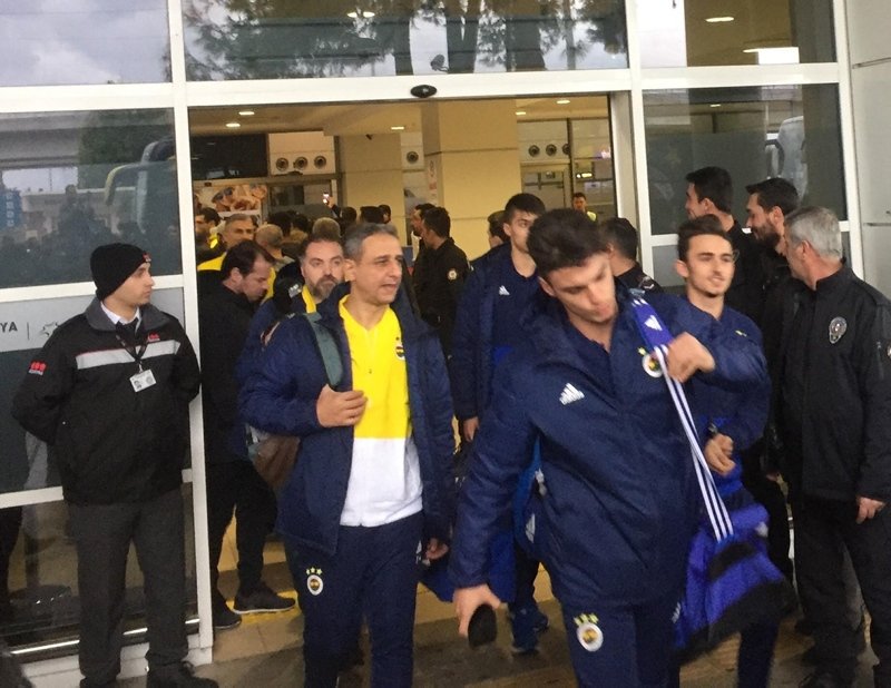 Fenerbahçe efsanesi transferi açıkladı!