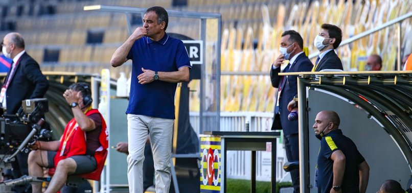 Tahir Karapınar'dan Emre Belözoğlu itirafı! 1 sene daha...