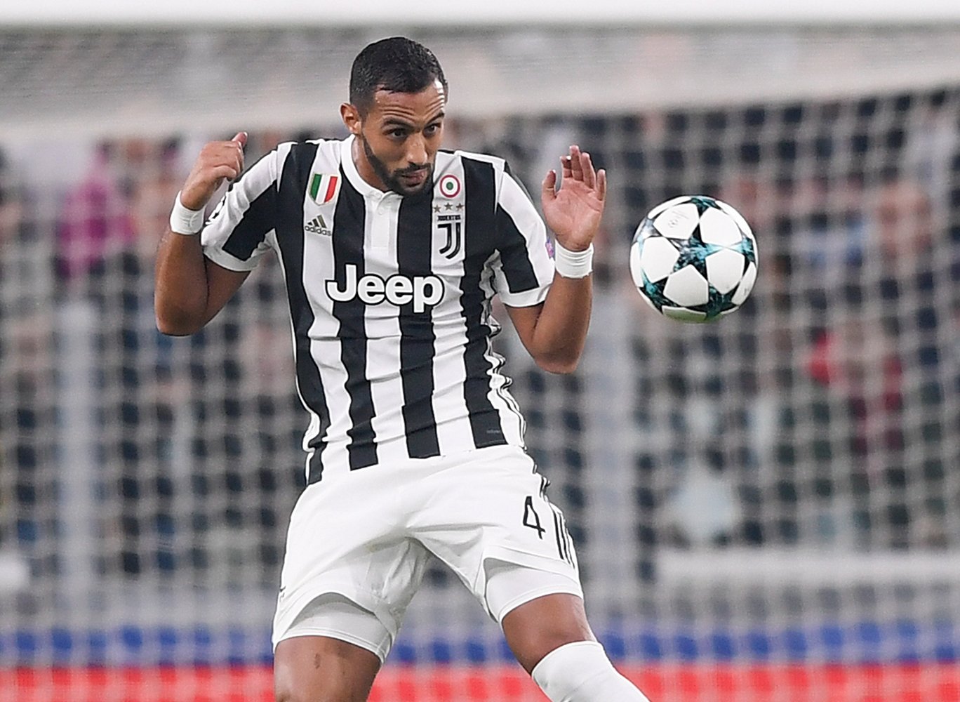 Beşiktaş’ta Benatia sürprizi