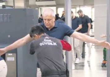 Kanarya kupaya uçtu