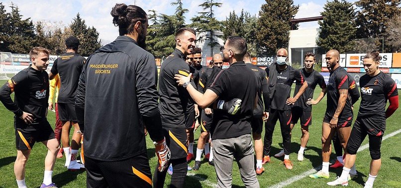 Galatasaray'da Omar Elabdellaoui takımı ziyaret etti