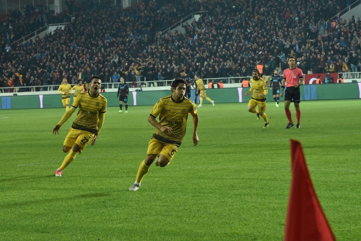 5-0’lık yenilgi hüngür hüngür ağlattı