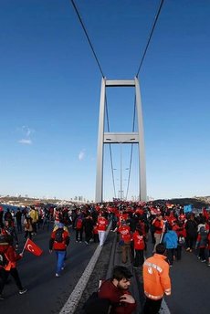 Polisler de 15 Temmuz şehitleri için koştu