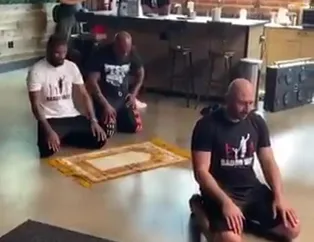 Mike Tyson namaz kılarken görüntülendi!