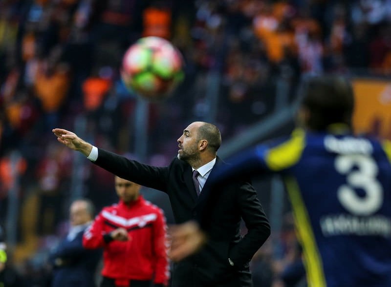 Galatasaray’da taşlar yerinden oynadı