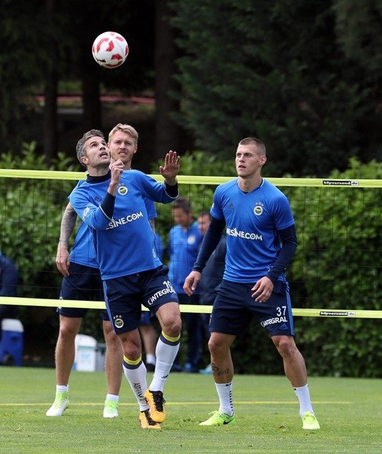 Fenerbahçe idmanında Lens şov yaptı
