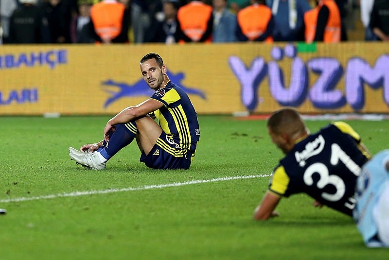 Fenerbahçe’de herkes satılık!