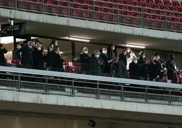 Süper Kupa'da taraftarlar yerini aldı
