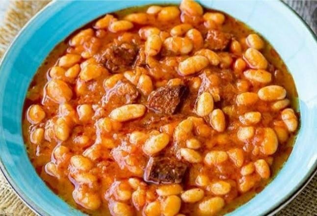etli-kuru-fasulye-nasil-yapilir-kuru-fasulye-tarifi-malzemeleri-yapilisi-ve-puf-noktalari-nedir-1664020860584.jpeg