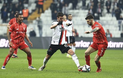 Beşiktaş - Antalyaspor maçında kırmızı kart çıktı! Miralem Pjanic...