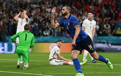 Son dakika EURO 2020 haberi: Avrupa Şampiyonası final maçında İtalya İngiltere karşısında Bonucci ile skoru eşitledi!
