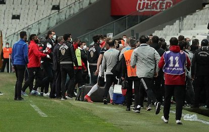 Beşiktaş-Fatih Karagümrük maçı sonunda ortalık karıştı! İşte o görüntüler
