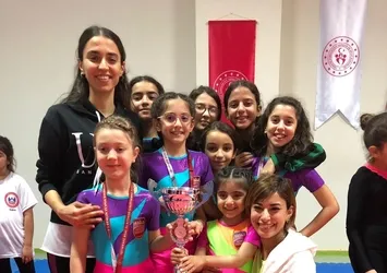 Minik cimnastikçilerden başarı