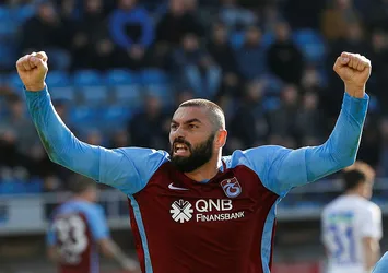 Burak Yılmaz, tek başına takıma bedel