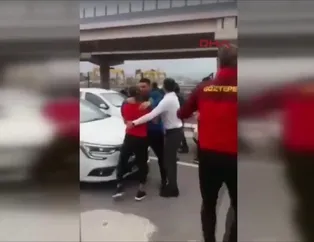Göztepe'de futbolcular ve taraftar birbirlerine girdi