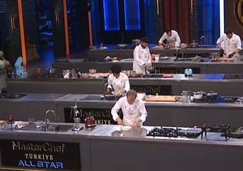 MASTERCHEF HANGİ YARIŞMACI ELENDİ? | 30 Aralık Masterchef kim gitti?