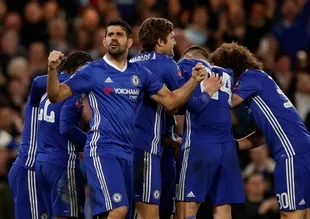 Chelsea, Manchester United'ı devirdi