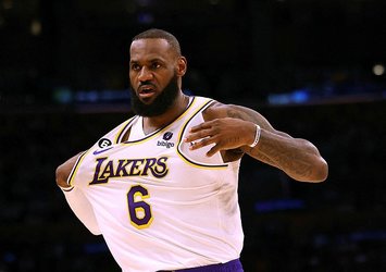 Lakers seride öne geçti!