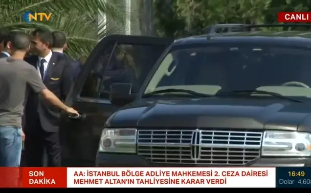 Phillip Cocu İstanbul'a geldi