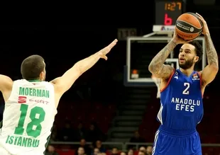 Türk derbisinde kazanan Anadolu Efes