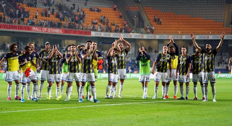 Fenerbahçe’ye Patrik Schick’ten kötü haber geldi!